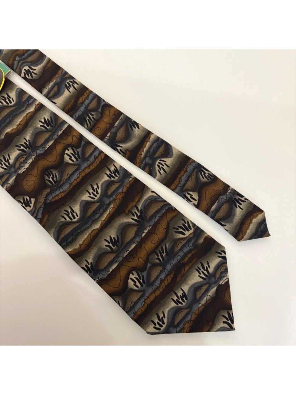 J Garcia Collection Fourteen Duck Worm Alarm Silk Tie Mens Brown Art in Neckwear